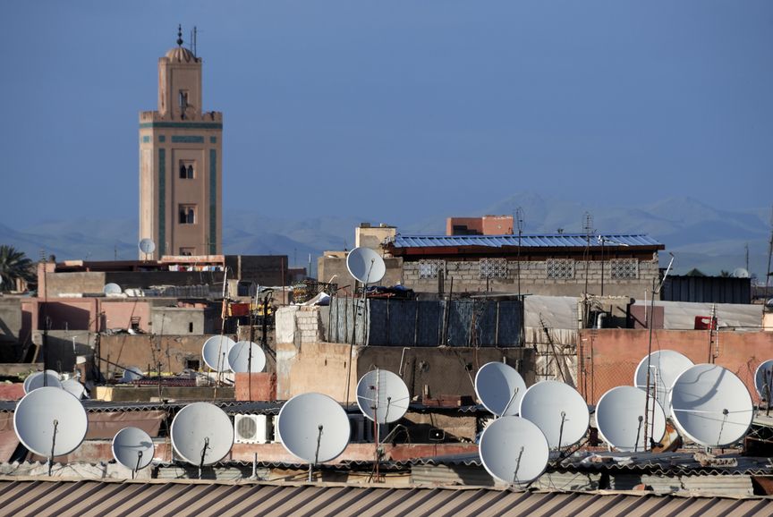 Спутниковая антенна на крыше